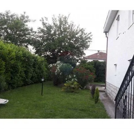 Vila *